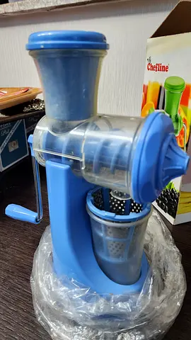 Blue manual Juicer for Fresh Fruit and Vegetable Juicer