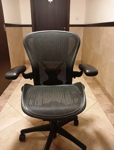 Most Comfortable Herman miller Aeron Classic Chair Size B  C available