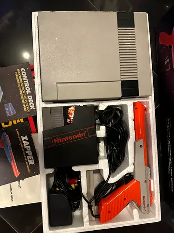 Nintendo Entertainment System with Zapper Gun