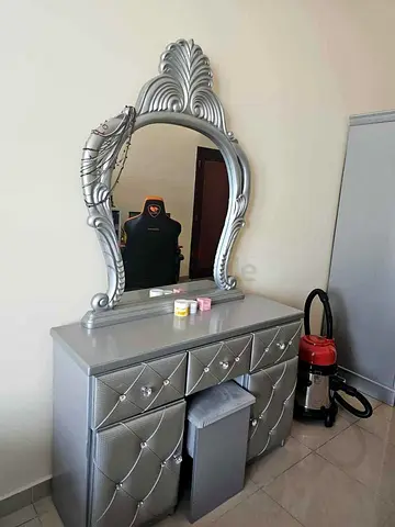 big bed Stylish Silver Dresser with Mirror
