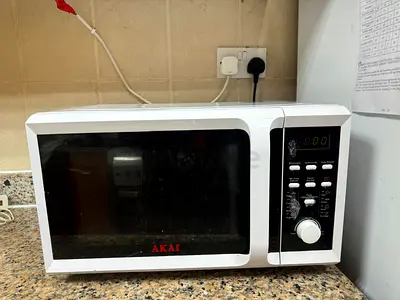 AKAI Microwave Oven in Good Condition