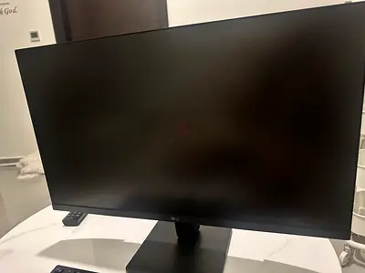 LG 27” IPS FHD Monitor – 100Hz – Excellent condition – With cables + Dell keyboard