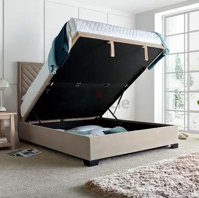 Hydraulic storage bed fully customizable king size brand new.