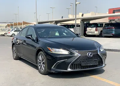 AED 1600 Monthly | ES300h Hybrid | 2019 Model | GCC Specs | Sunroof | Excellent Condition