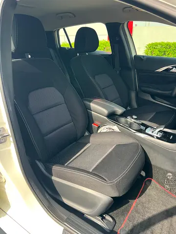 2019 Infiniti Q30 照片 15