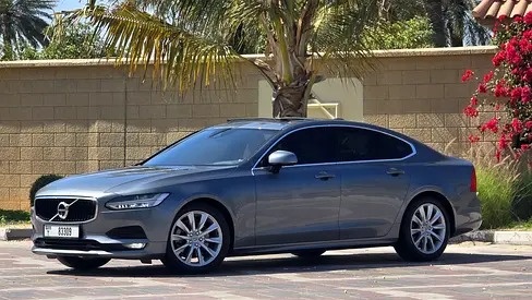 ((Under Warranty Until 04/2027)) Volvo S90 T5 FWD Momentum GCC Specs Full Service History 1st Owner