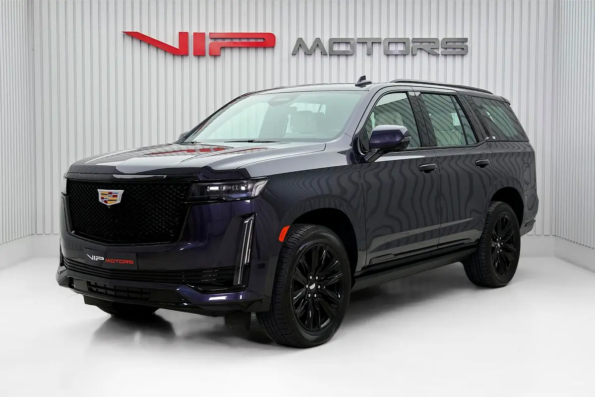Cadillac Escalade 2023 — photo 1 of 11
