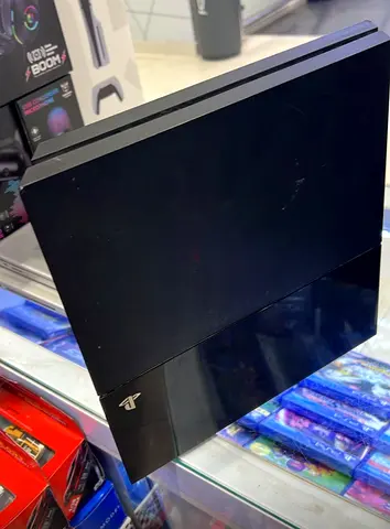 Ps4 console with Contoller and all cable