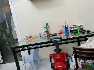 Dining table urgent sale urgent