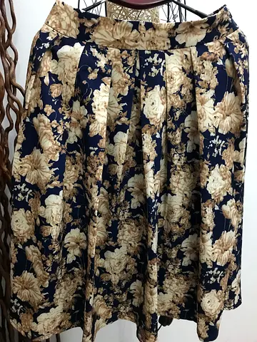 تنورة نسائية كلاسيكية