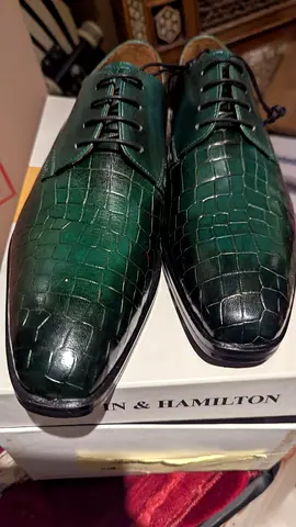 Elegant Green Crocodile Print Dress Shoes