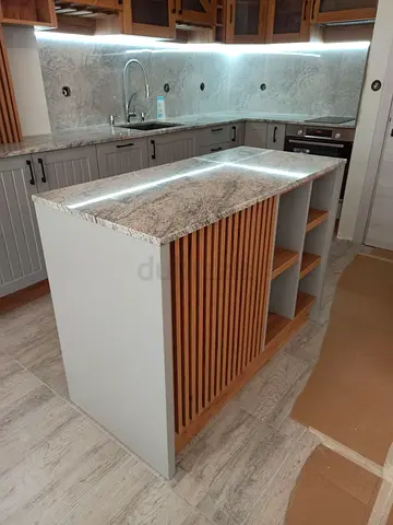 Bespoke Countertop kitchen Island with Warm Wood Accents