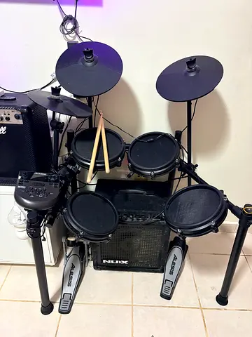 Pls read Caption first. Pre-loved Alesis Nitro Mesh Electric Drum Kit
