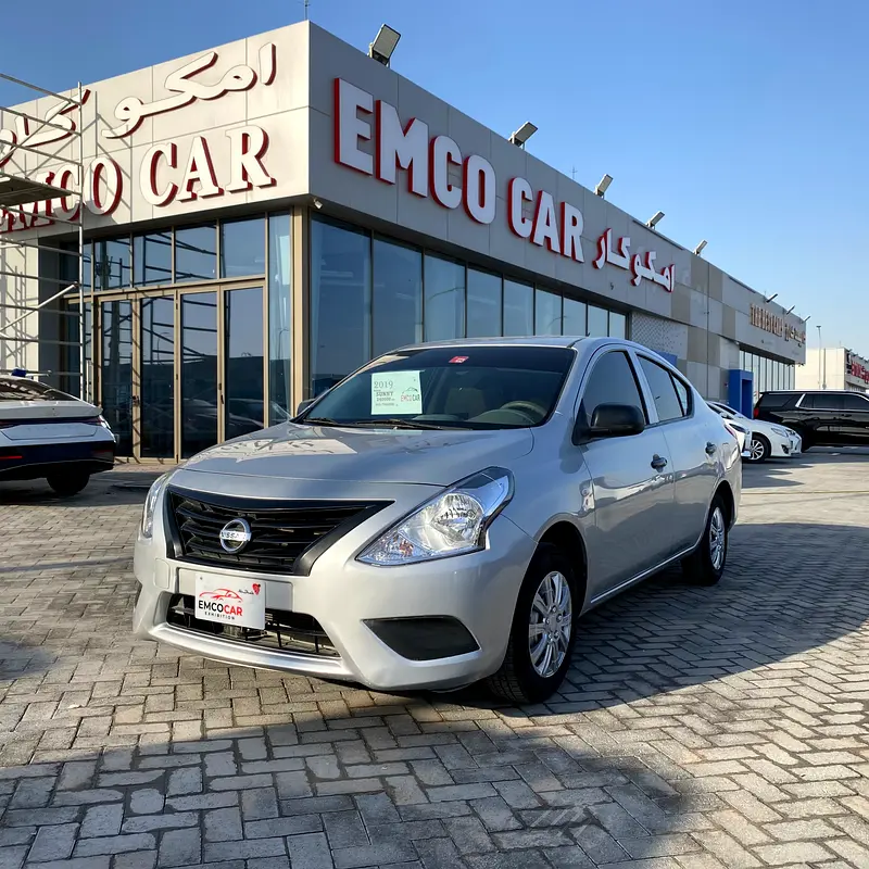 Nissan Sunny 2019 — photo 1 of 10