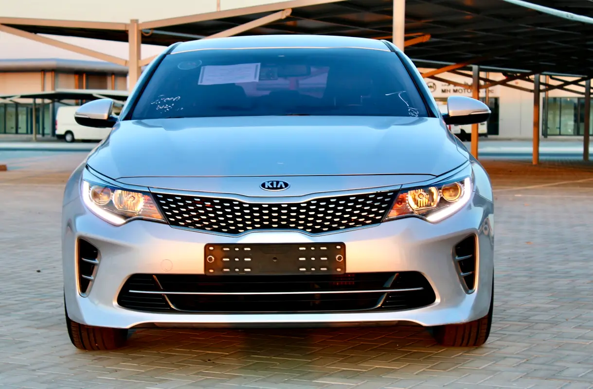 Kia K5 2016 — photo 1 of 20