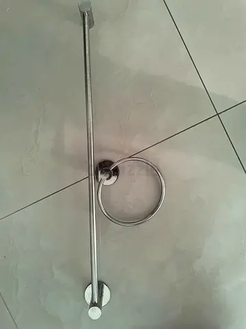 Stylish and Modern Towel Bar and Ring Set