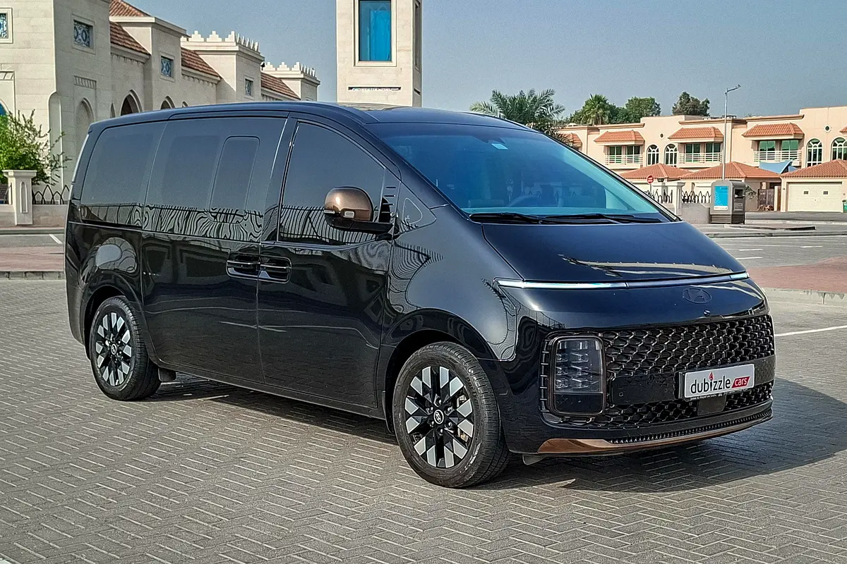 Hyundai Staria 2026 — photo 1 of 15