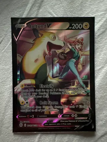 Boltund V Pokémon Card
