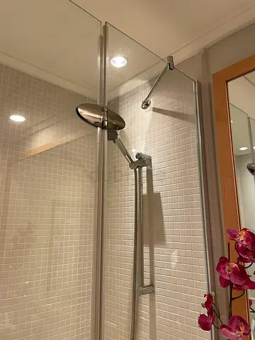 Shower screen double side