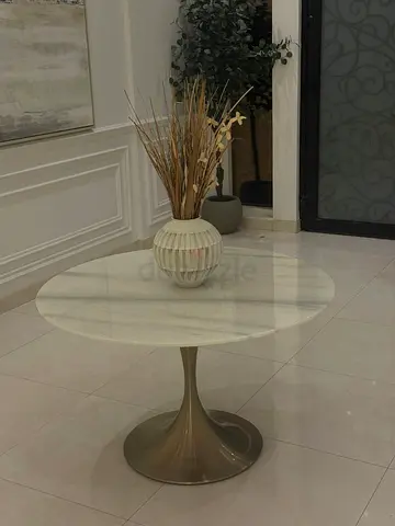 طاولة رخام للمدخل