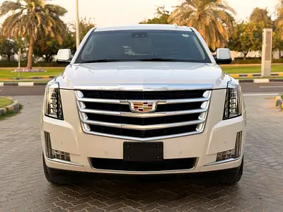 للبيع اسكاليد موديل 2018 خليجى مالك اول من الوكالة مفتاحين نظيفة جدا لا تحتاج اى مصاريف