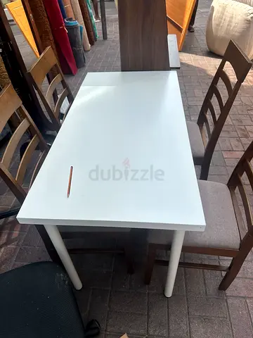 Dining table same like a new condition