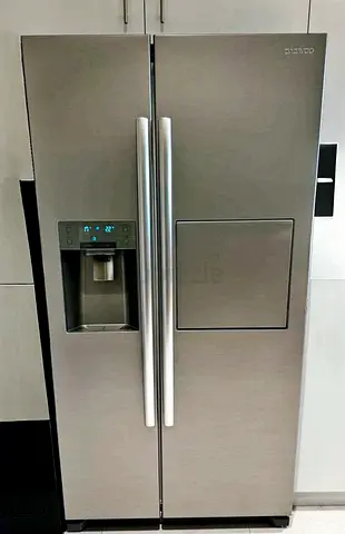 Daewoo premium Model Side by side Refrigerator water dispenser with ice maker and mini bar