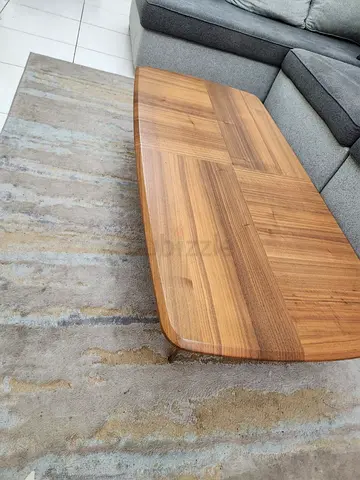 Stylish Coffee Table with Elegant Rug