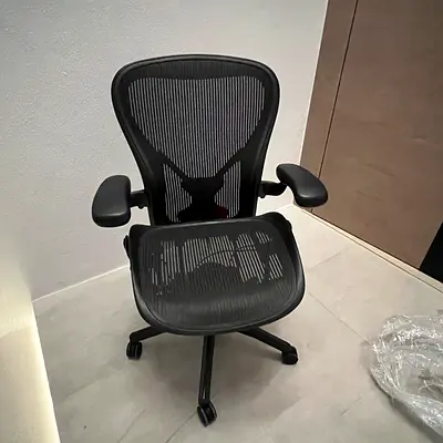 Selling Herman miller Aeron chair size C fully loaded