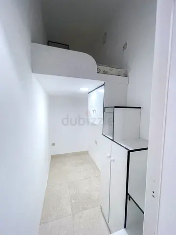 Partition near metro