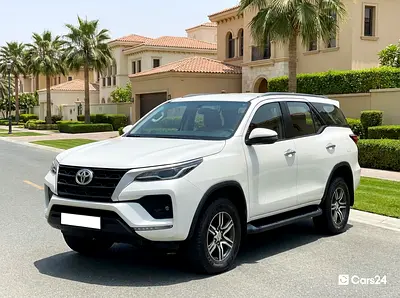 AED 1,553/m | 0 DP | Free 3 Months Warranty | Service History | 30 Day Return | TOYOTA FORTUNER 2024