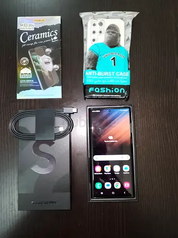 Samsung Galaxy S22 ultra charger with box 12/256Gb storage condition 10/9