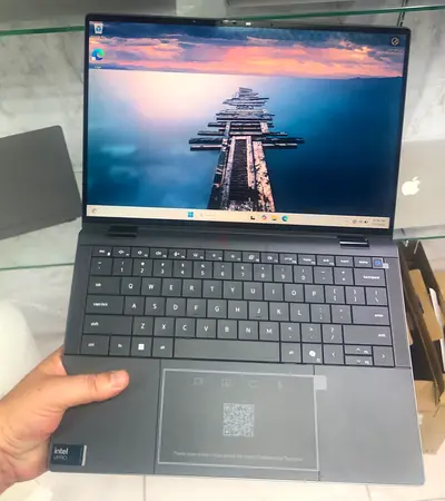 Dell Latitude 9450 2-in-1 Laptop - 14 inch QHD+  32GB RAM  512 GB SSD