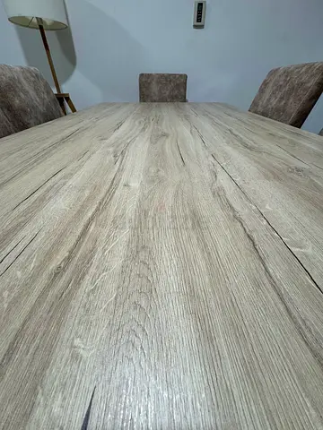 Home box 6-Seater Dining Table with Chairs – Excellent Condition