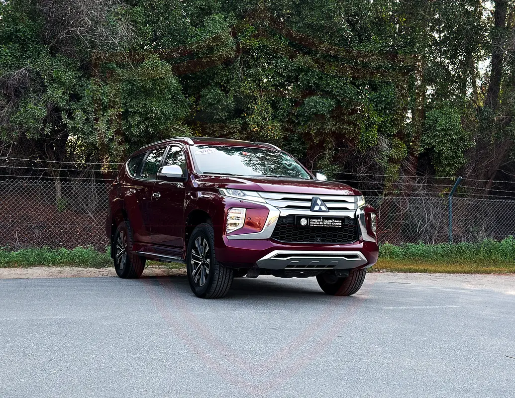 Mitsubishi Montero Sport 2022 — photo 1 of 20