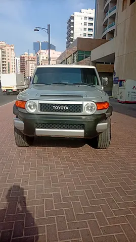 Toyota FJ CRUISER GXR 2014 GCC SPECS LADY DRIVEN