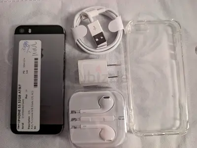 Apple iPhone 5S 32GB with Accessories