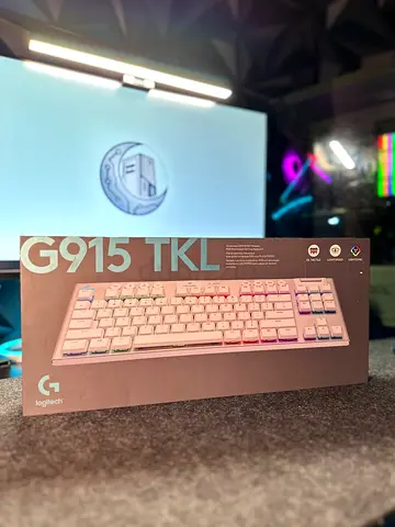 Logitech G915 TKL White Keyboard - Tactile Switch