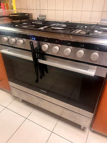 SIEMENS COOKING RANGE