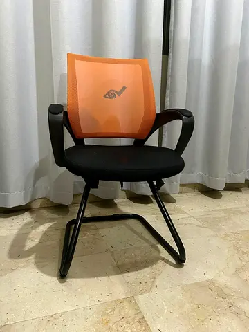 Comfortable Office Chair with Mesh Back