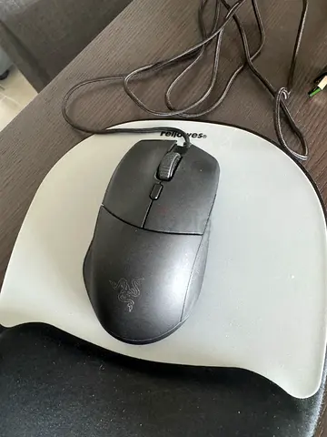 Razer Basilisk Essential with Mouse Pad