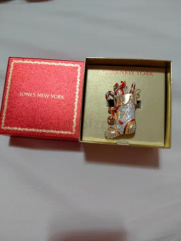 Jones New York Decorative Brooch