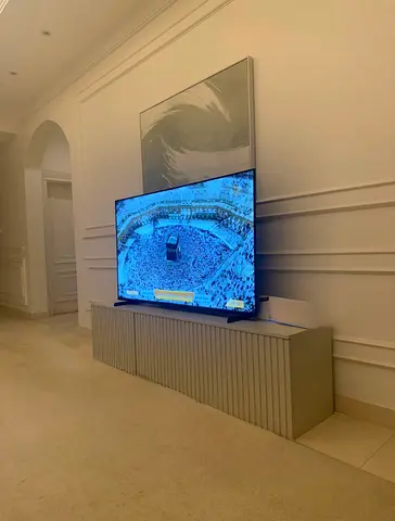 طاولة تلفزيون