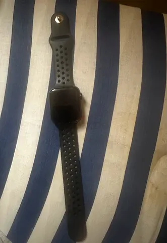 Apple Watch SE (1st generation)