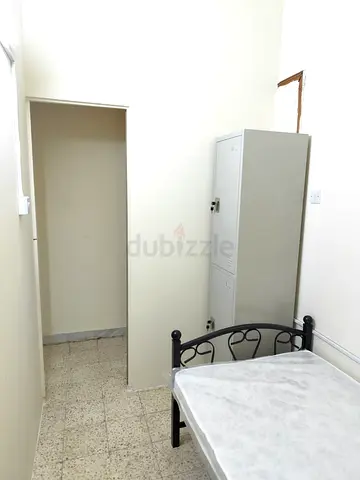 Furnished partition in town centre @ 700