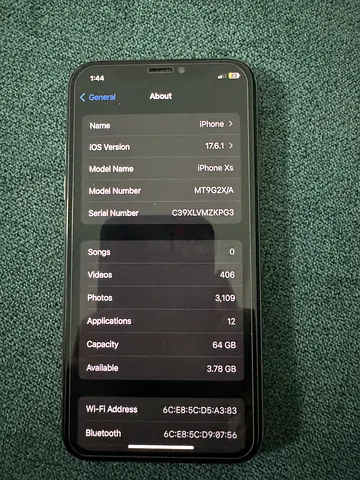 Apple iPhone Xs for Sale , 90% battery health percentage ,64GB