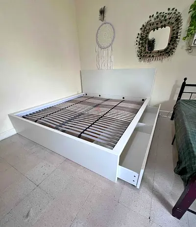 IKEA malam king‑size bed (180 × 200 cm) with 2 storage drawers underneath and an IKEA mattress