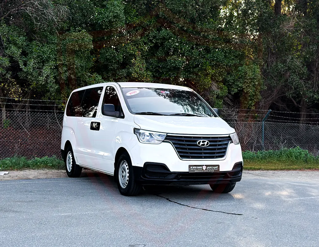 Hyundai H1 2020 — photo 1 of 17