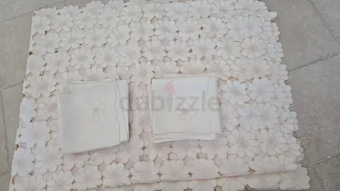 Table cloth with napkines