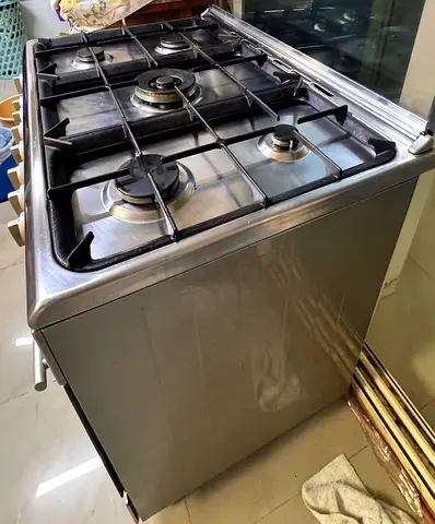 5-Burner Gas Stove for Sale with Free 2 Adnoc empty Gas range.